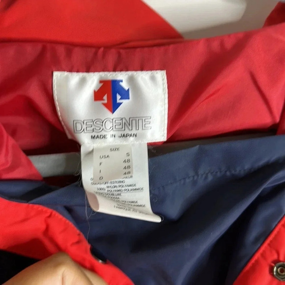 Descente vintage Mens pullover anorak Jacket with hood and size Small EUC - Picture 3 of 5